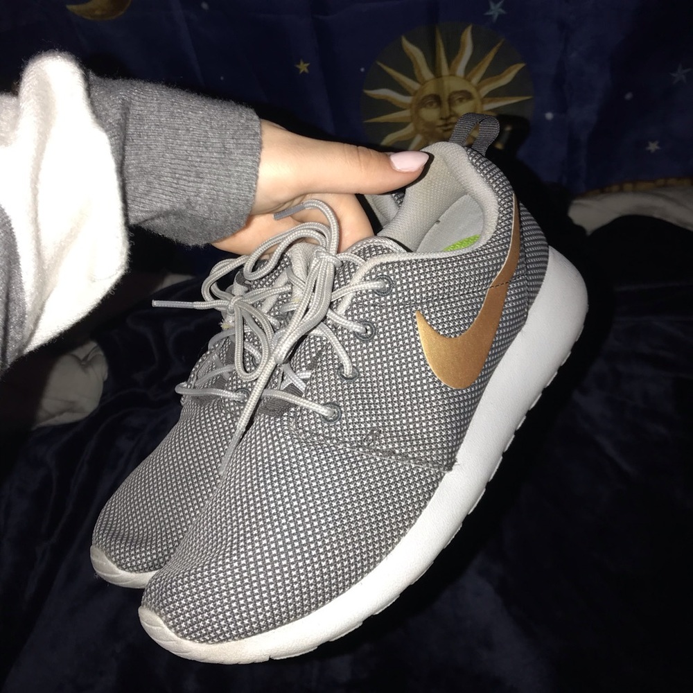 Nike Roché shoes